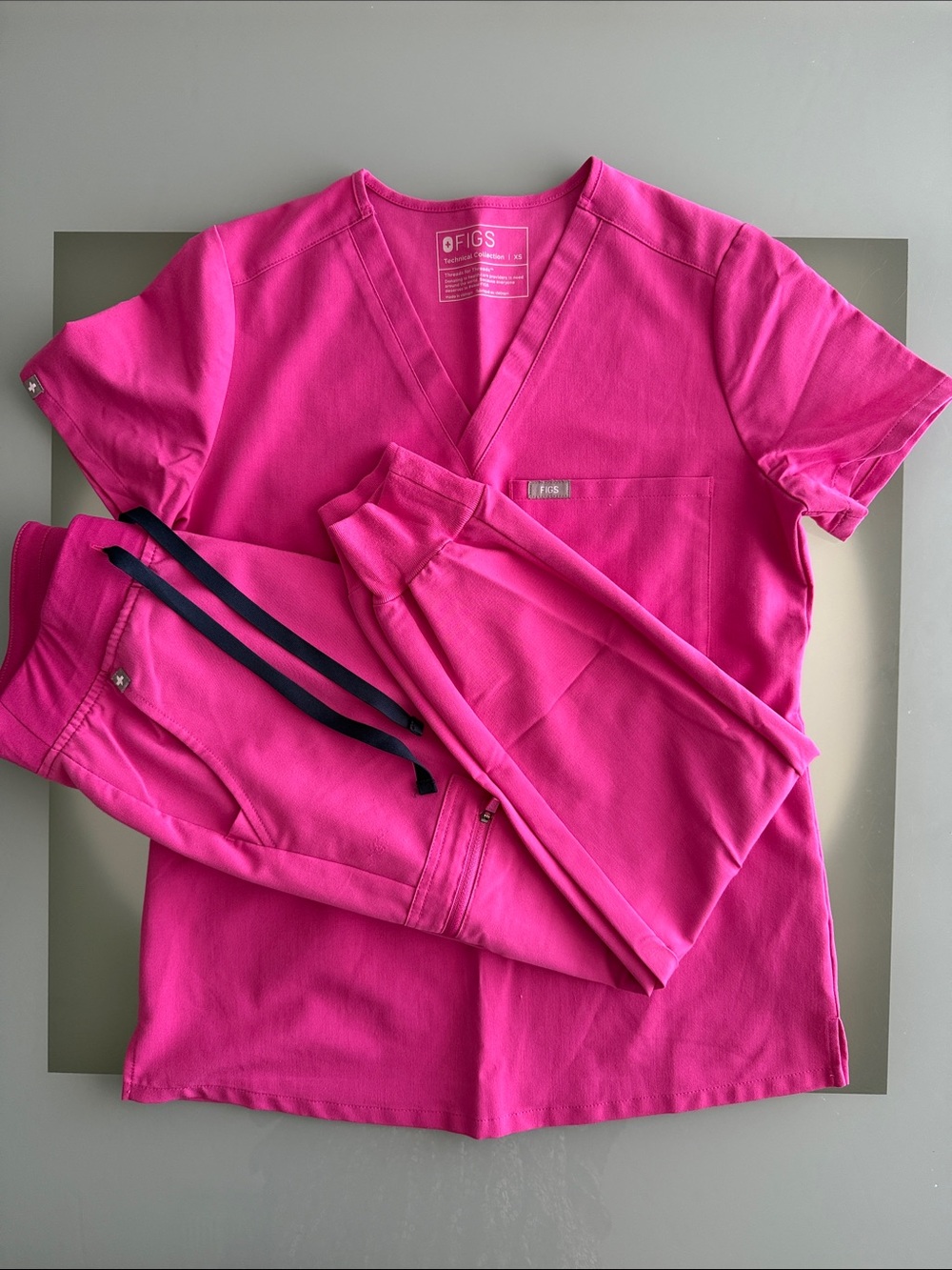Figs in Electric Orchid Pink Women's Scrub Set